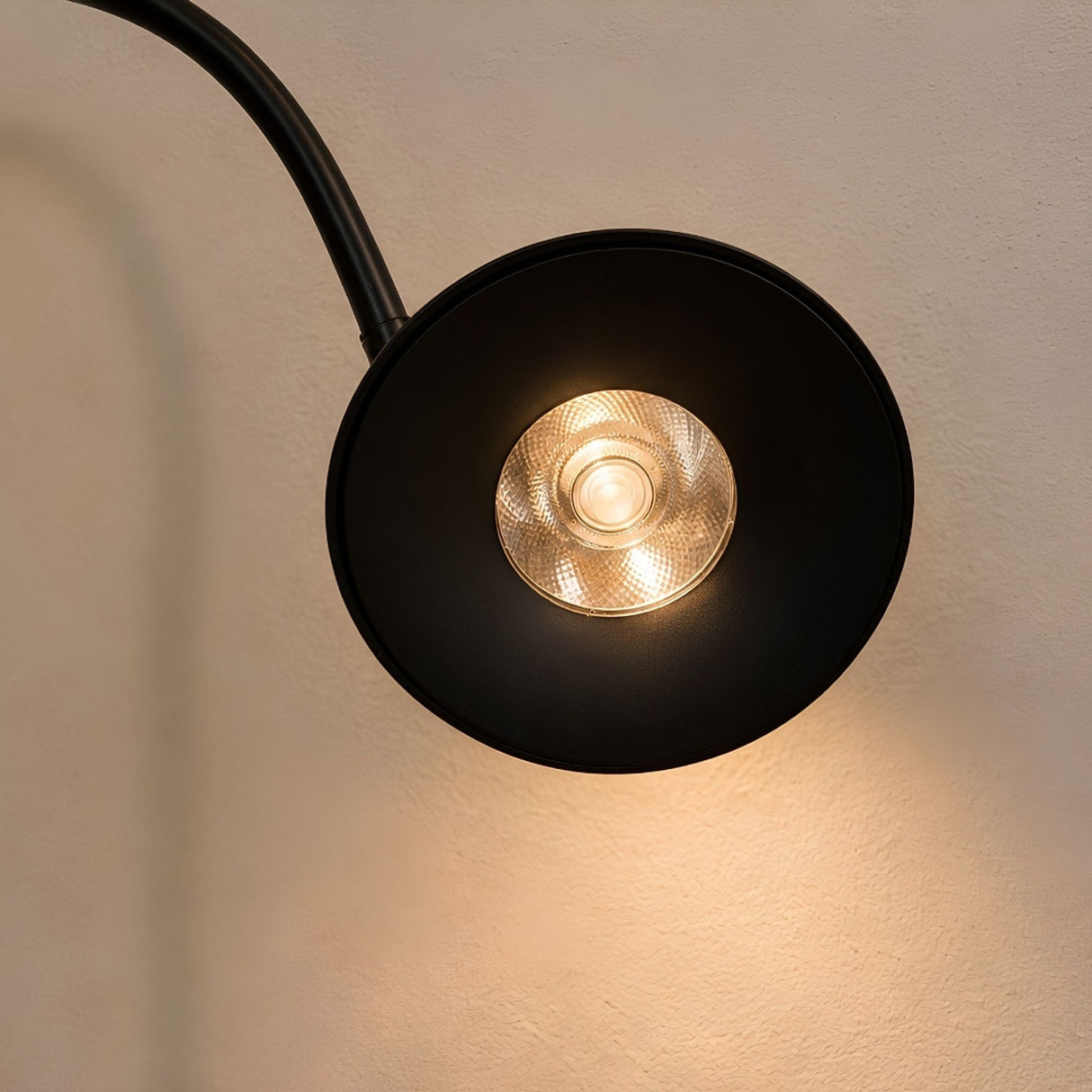 s.luce Santa Neo gulvlampe 130 cm med touch-dæmper 