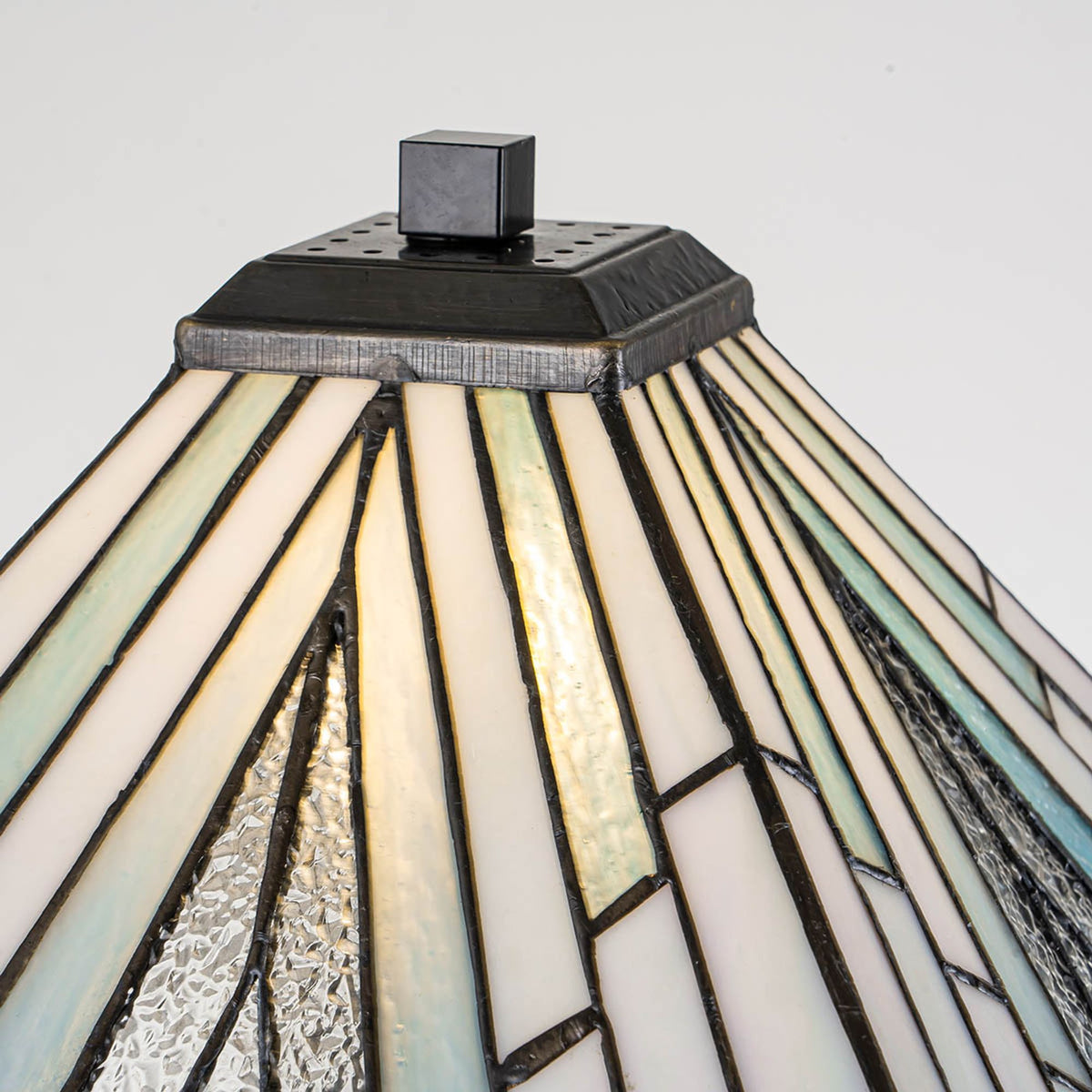 Alderley table lamp, 1-light, Tiffany glass, vintage bronze, 50cm (8)