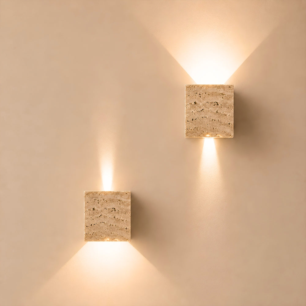 s.luce Travea LED Wandleuchte aus Travertin-Stein
