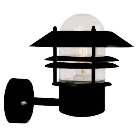 Blokhus lampada da parete da esterno IP54 nera con linee semplici e copertura in vetro per aree esterne.