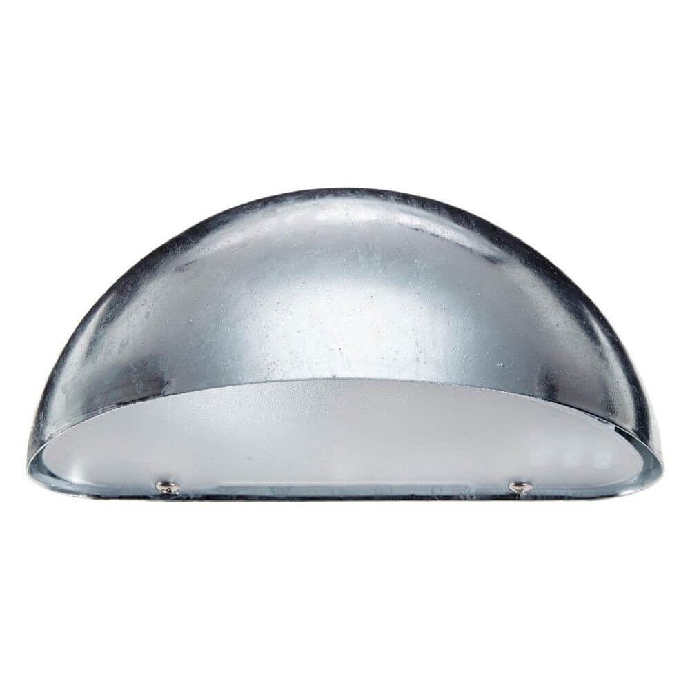 Scorpius Außen Wandleuchte aus Zink, robustes Design mit schlagfester Kunststoff-Oberfläche.